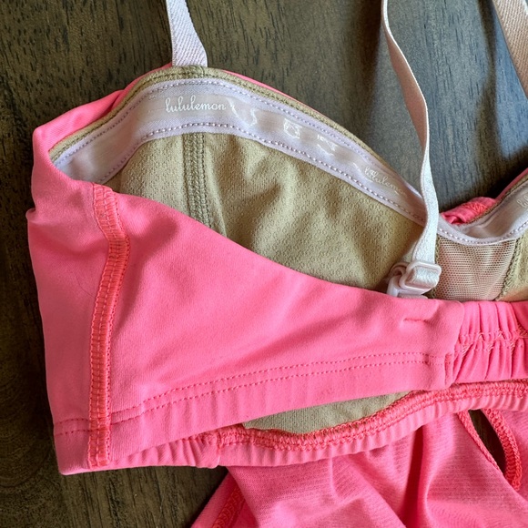 lululemon hot yoga tank size 4 - Picture 3 of 3